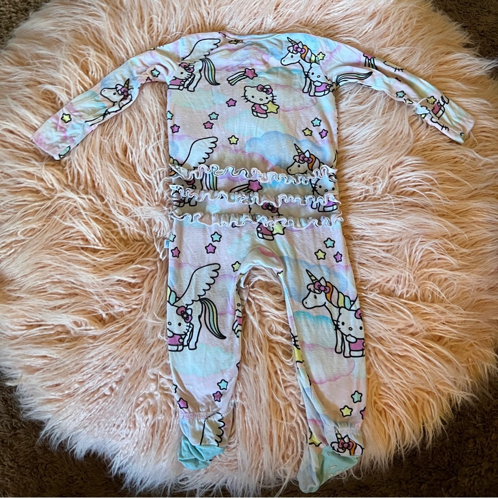 Posh Peanut Hello Kitty footie